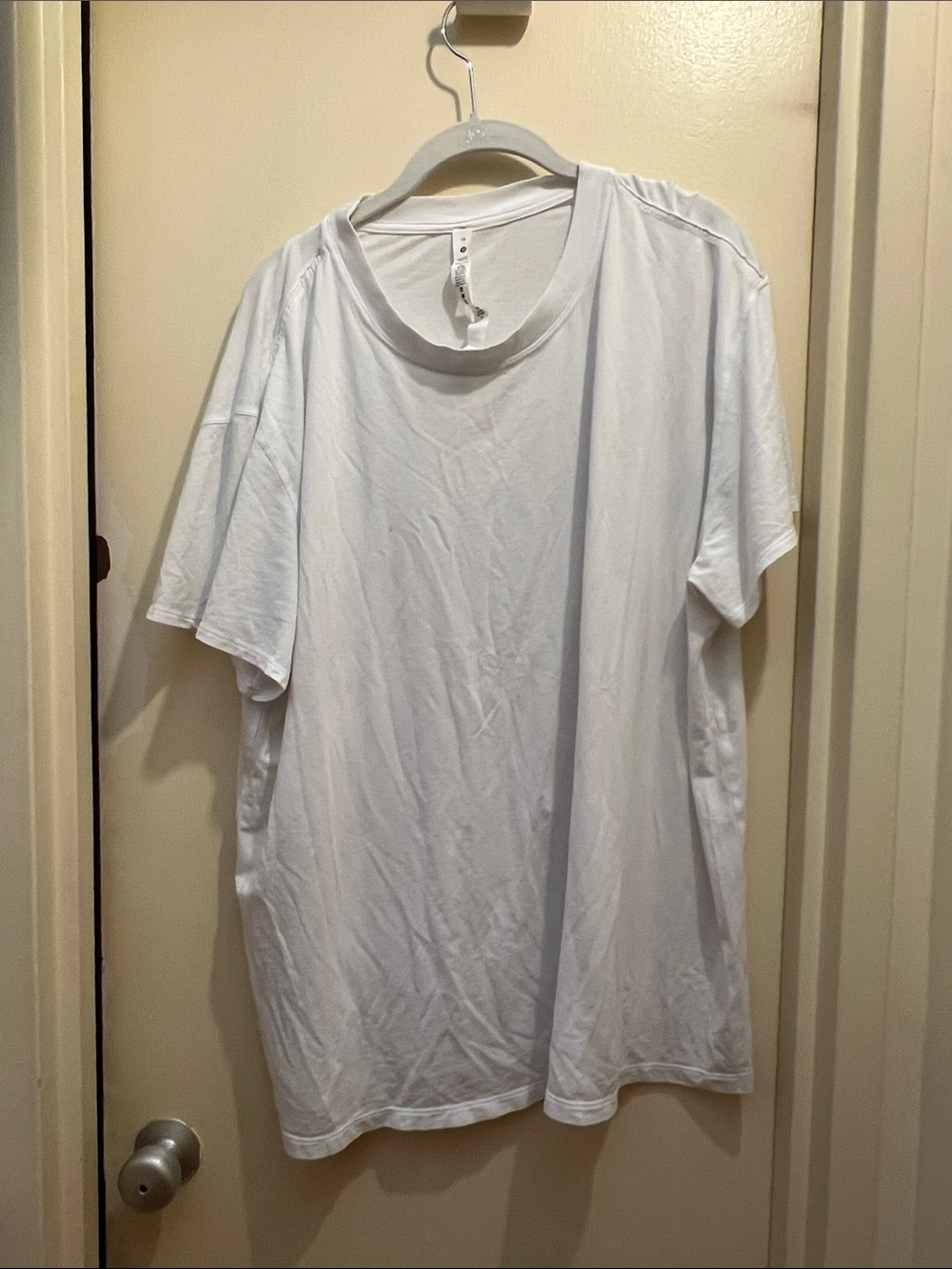 lululemon athletica Men's White Short Sleeve Crew Tee